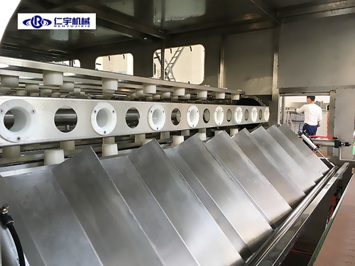 生命是寶貴的，桶裝水設(shè)備廠家講真健康最重要