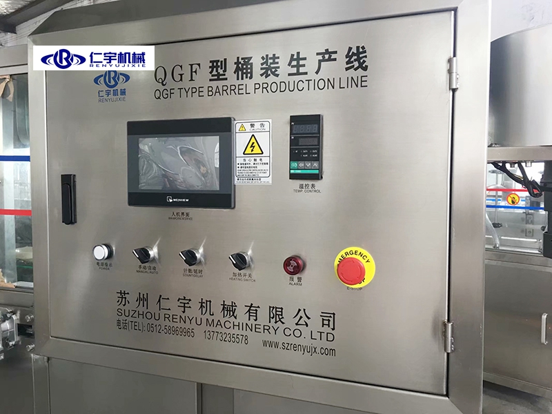 小型小型桶裝水灌裝機(jī)為什么越來(lái)越受歡迎？